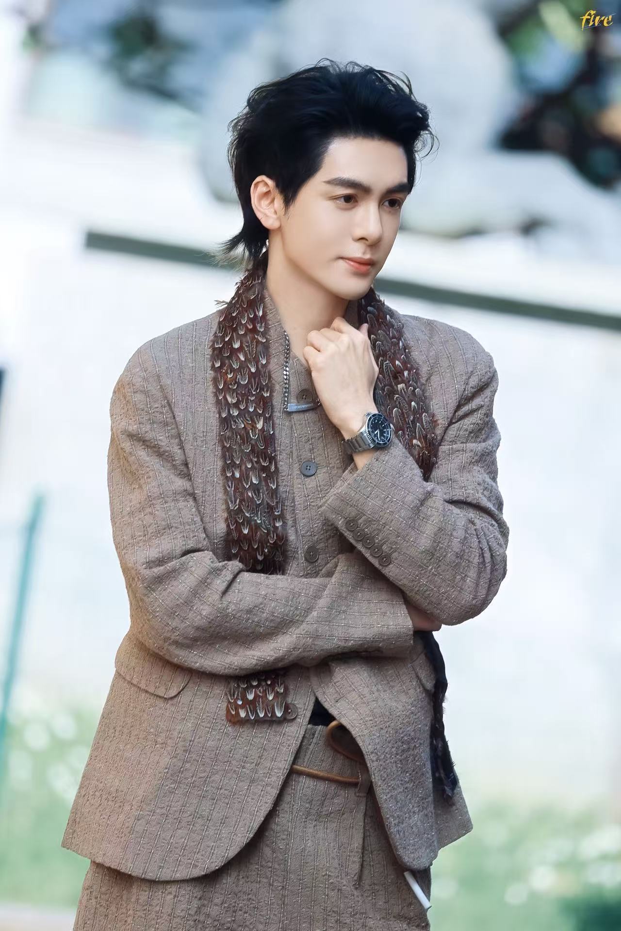 曾舜晞在愚人节当圣诞老人 曾舜晞在愚人节当圣诞老人谁被曾舜晞暖到了！愚人节当圣诞