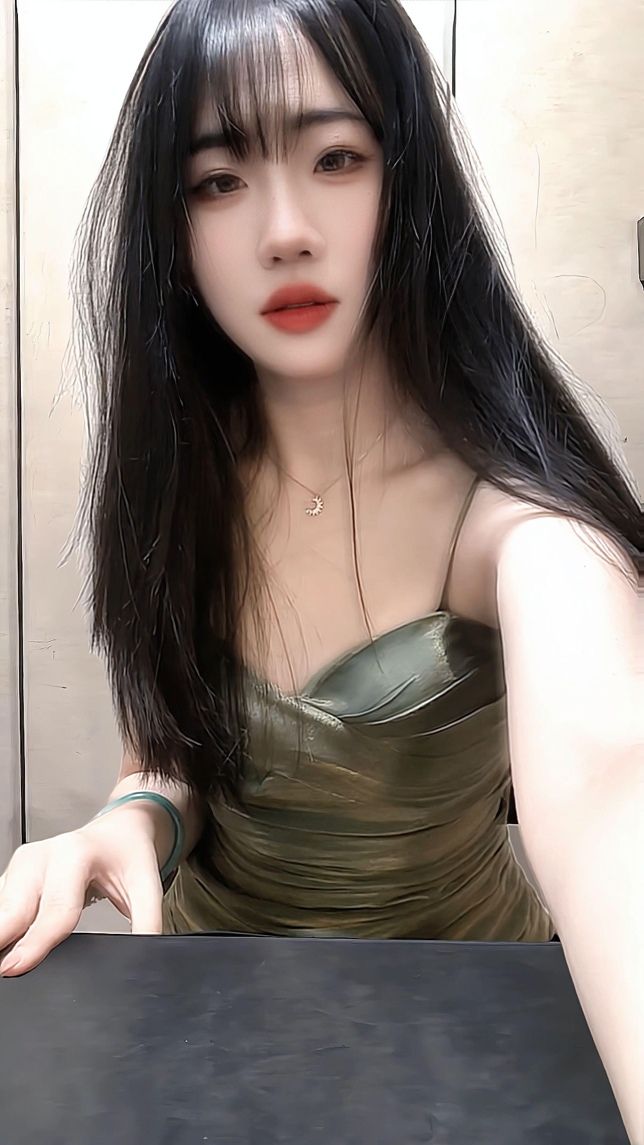 当coser染上剧本杀。也是让我拍上羌青瓷了