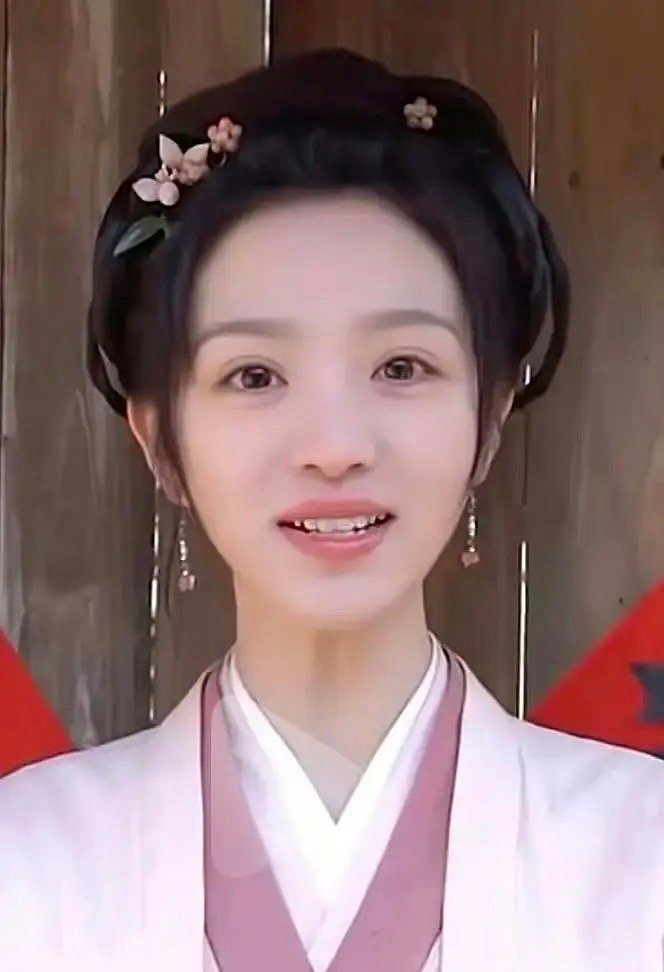 田曦薇古装造型怎么这么虐，大奉打更人还能爆吗 ​​​