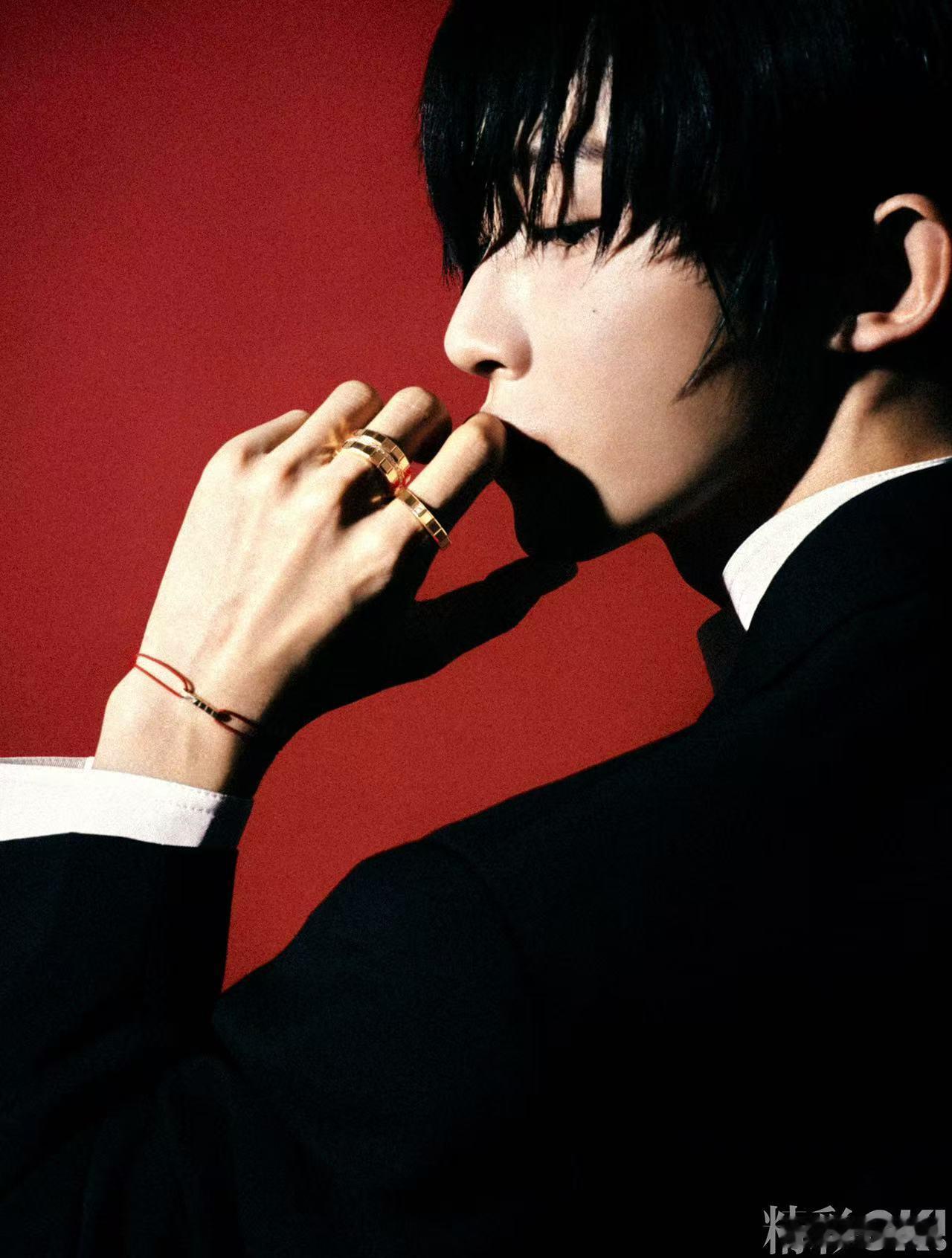 刘宇东方墨韵高定首穿封面  刘宇OK开年刊封面  刘宇身穿东方墨韵高定，登上《精