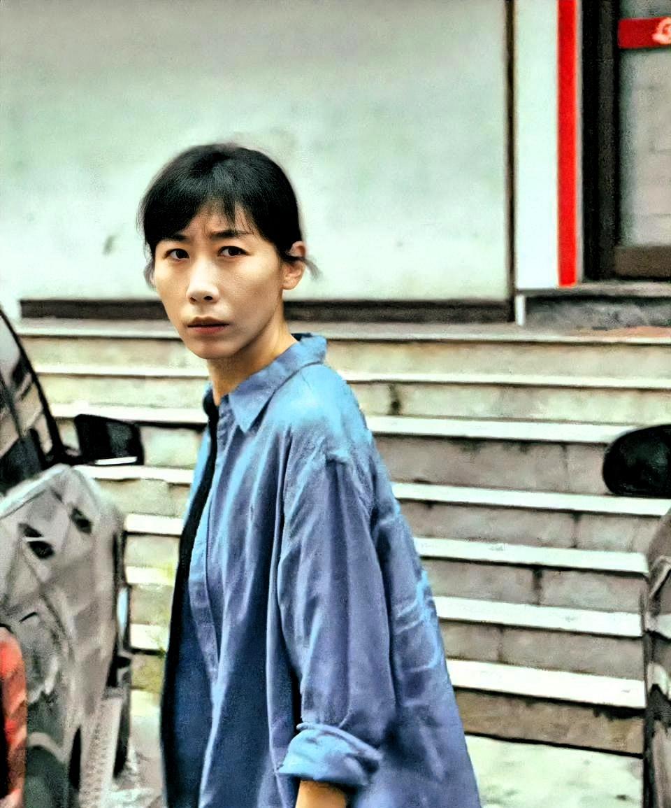 任素汐说了一句话，把所有拿女演员互相拉踩的人，一句话堵了回去。

“别拿我们比来