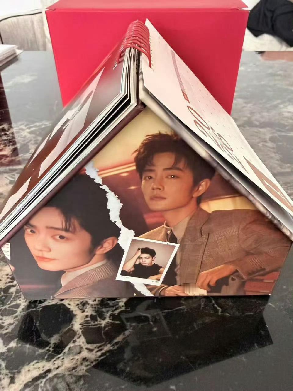 肖战  肖战拍立得营业有这种好东西居然藏着不发出来！男友感好强，今晚梦这个肖战隐