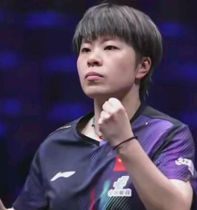 誓死捍卫
尽显老将的血性担当
面对状态火热的张本美和
王艺迪顶住巨大压力
每一拍