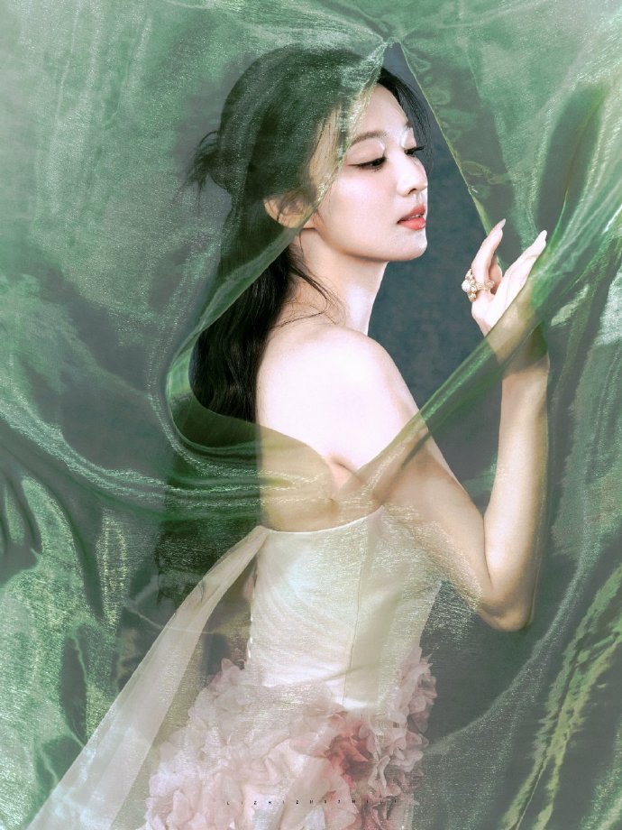 1.奇幻剧 《十日终焉》最终确定肖战和李宛妲，胡先煦在这部剧里也有角色。2.《攻