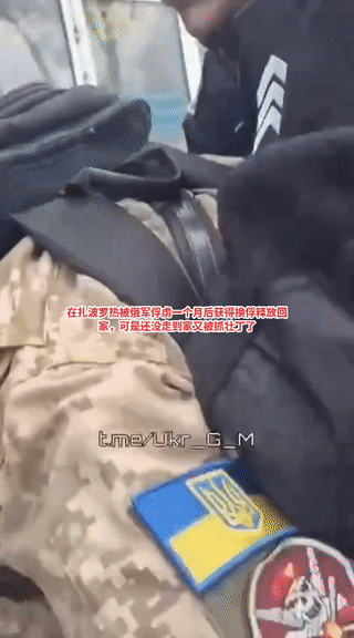 一名乌克兰男子在扎波罗热与俄军作战时不幸被俄军俘虏！
他被俘一个月后才被俄军释放