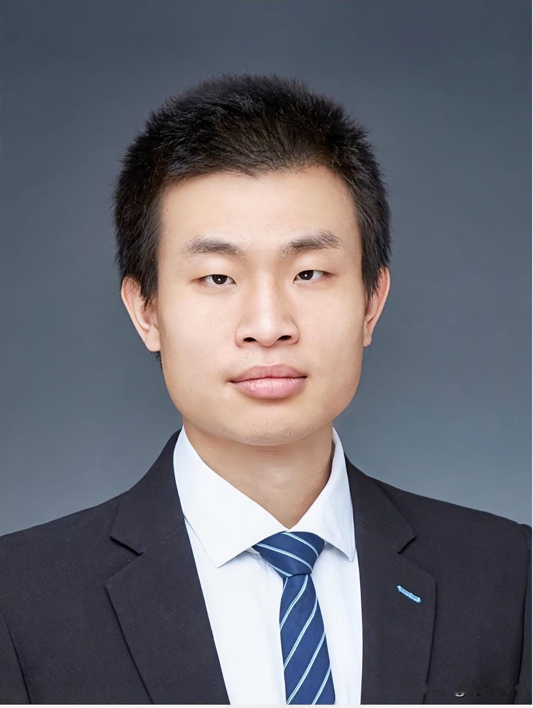 北大那侄子给我发消息
说韦东奕拿了长聘副教授

那一刻，我这悬着的心算是放肚子里