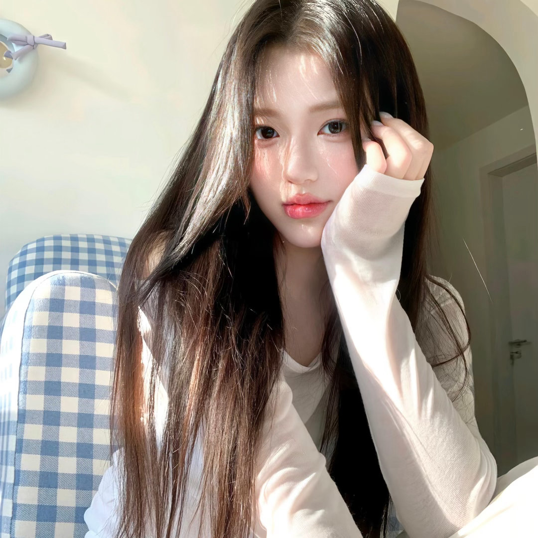 𝐖𝐞𝐂𝐡𝐚𝐫𝐭 |女生头像|高级丨氛围感丨阳光感丨无水印女生头像