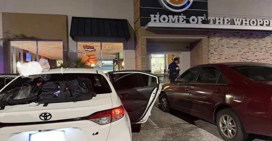 🍔佛州汉堡王车内3岁男童身亡
Polk County警长办公室说周四晚上6点半
