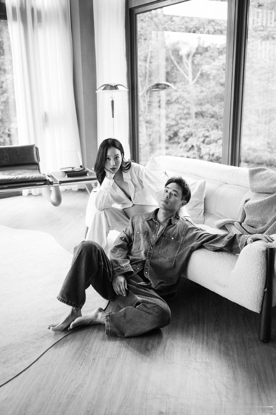 杨佑宁和老婆拍孕肚照杨佑宁陪着老婆完成第三次孕肚写真拍摄，画面温馨有爱。准妈妈散
