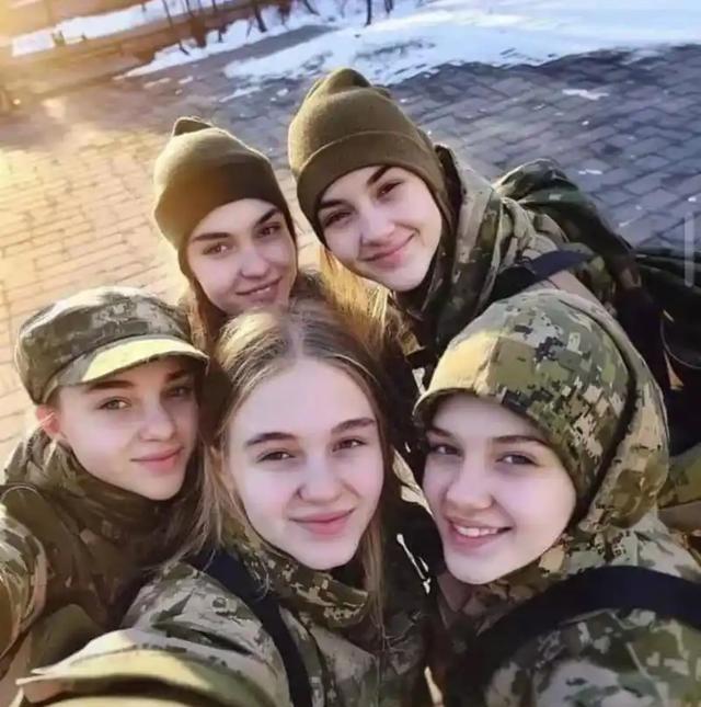 一位在乌克兰经商的华人老哥，道出一句无比现实的大实话：“如今的基辅，是好几个女人
