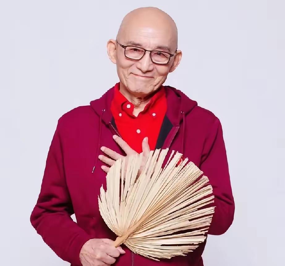 为什么游本昌要选择住养老院呢？其实最主要的原因就是子女精力有限。他的儿子及家人长
