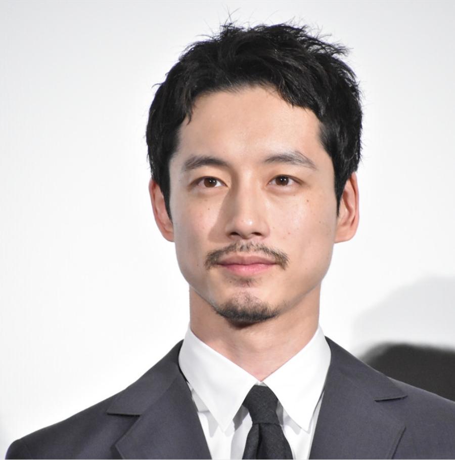 姐妹们快来看！我们最爱的盐系男神坂口健太郎又双叒叕帅出新高度了！最近这位34岁的