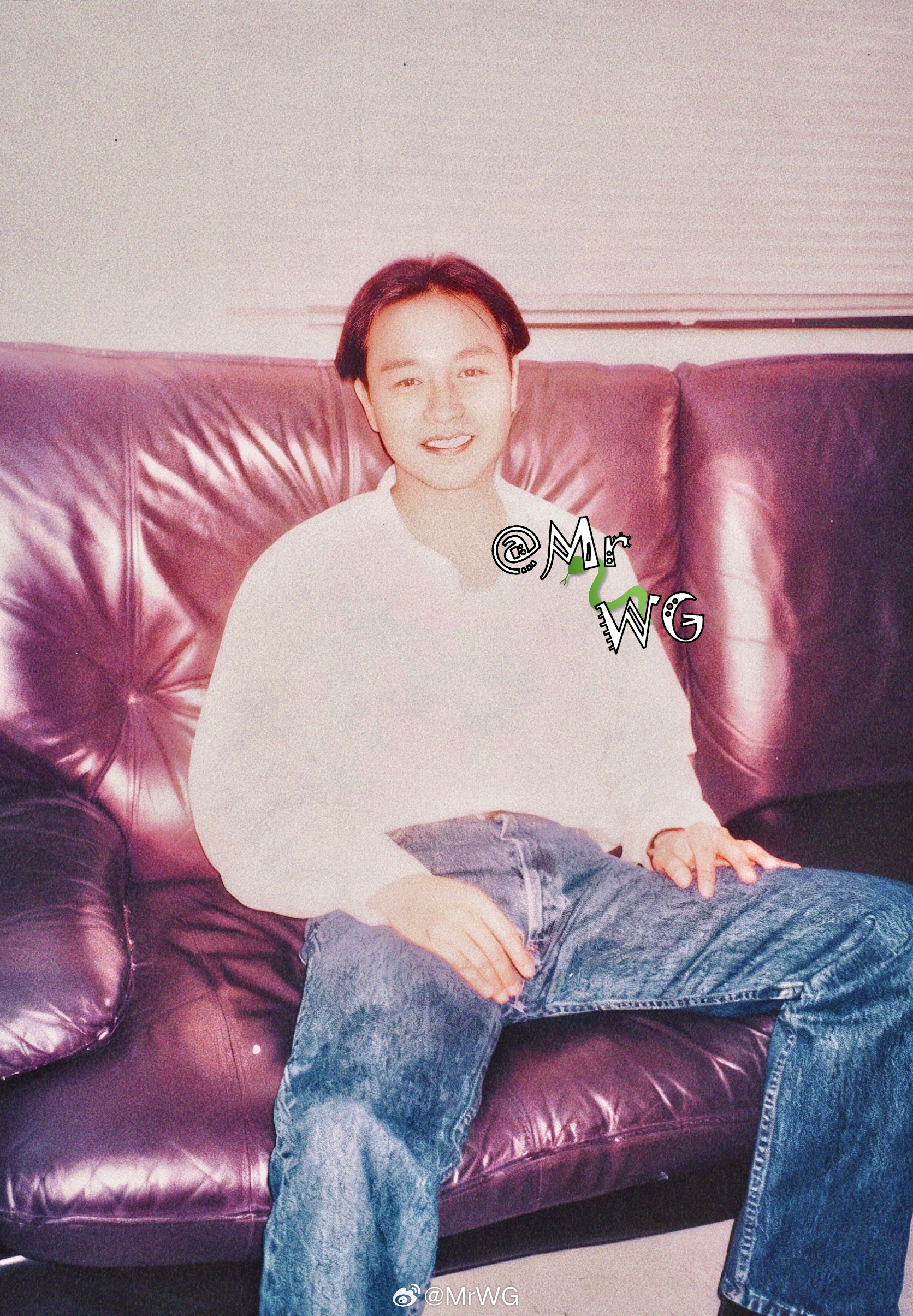 张国荣[超话]独家扫描 清润如风的笑容——1994年，辛苦拍摄【风月】期间，张国