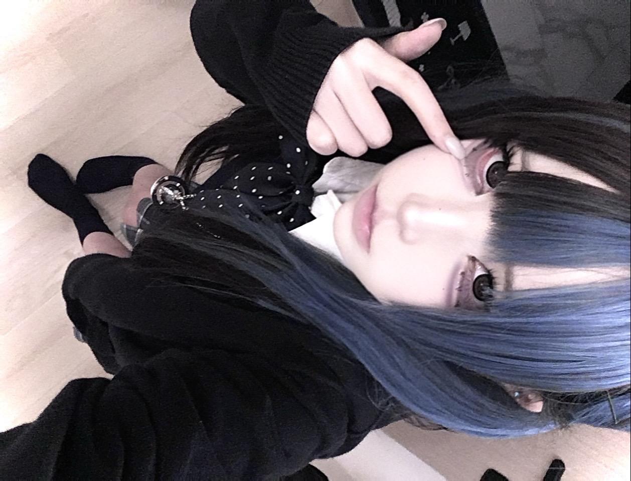 我性格十分乖巧但胜在脸实在恶劣。