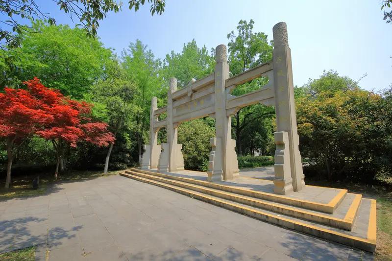 魏晋谜语暗战：乱世文人的保命密码

在政治高压的魏晋，谜语成了文人保命利器。嵇康