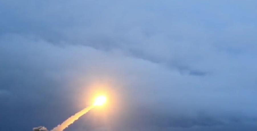 俄罗斯的核动力巡航导弹连飞14000公里，美国的回应来了！白宫声称，俄罗斯没和美