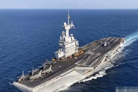 八国集结伊朗外海，美国却陷滞胀死局，撑不过3个月？法国戴高乐航母奔赴中东，英国航