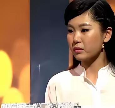 恩人破产躲进筒子楼，女孩找上门被拒之门外：没钱给你！下一秒她跪地喊爸，全网泪崩！