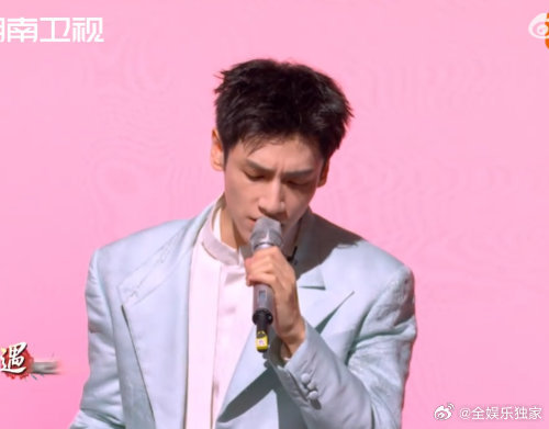 好六PD你配享太庙你好星期六罗云熙方逸伦的《天下》舞台 好六 PD 选曲 直接把