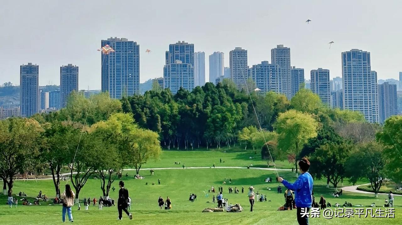 我的今日状态：😁轻松愉快
我这里的天气：☀️晴天