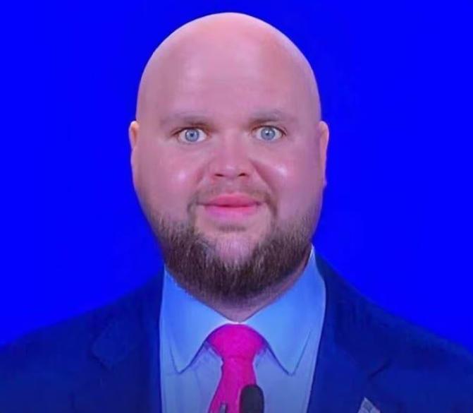 6月24日，一名 21 岁的挪威游客被拒绝进入美国，并被驱逐出境，因为美国移民和