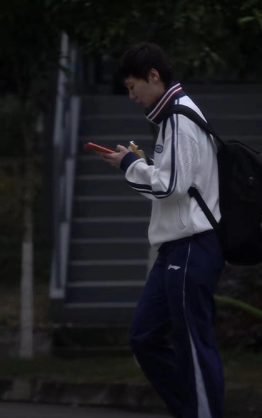 成都国乒训练基地，目前正在此处进行封闭训练备战澳门世界杯和伦敦团体世乒赛的王曼昱