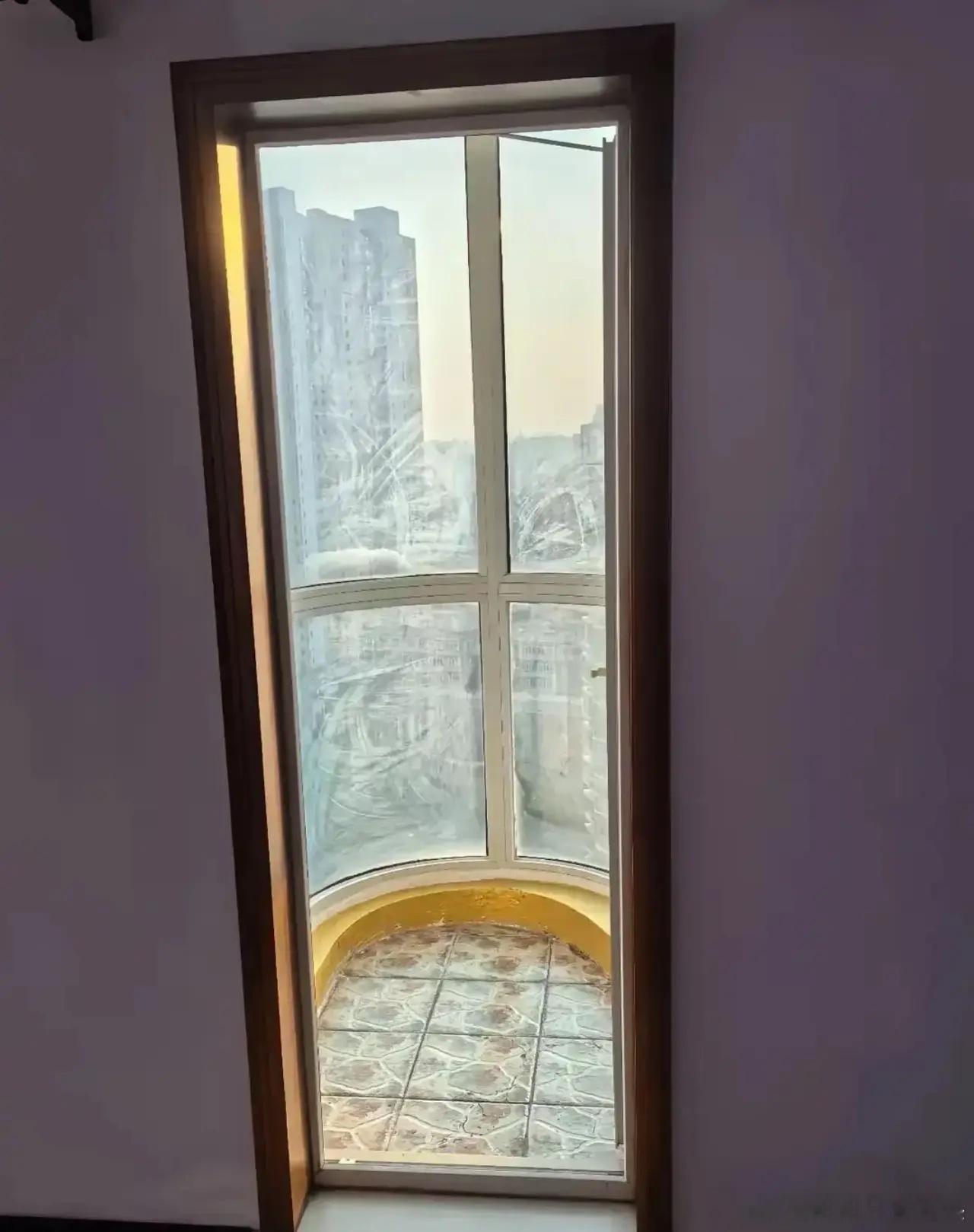 开发商送的这个阳台能干嘛，感觉是鸡肋 ​​​