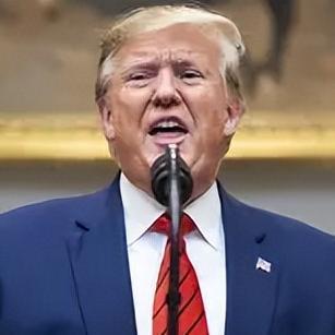 特朗普出来回应了！在我们明确划出红线，警告美国不要继续在对台军售上面玩火，特朗普