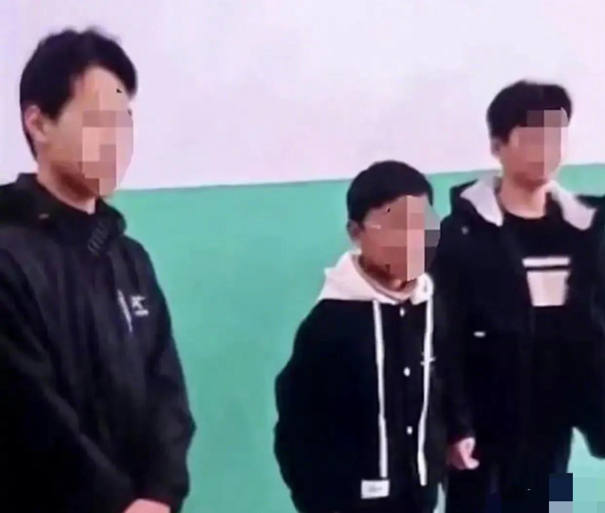 三个恶魔！一定要严惩！！
否则，会产生严重不良的示范效应…
你觉得要怎么处理？？