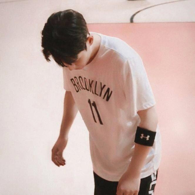 打篮球很好的小哥哥⛹🏻♂️朱一龙