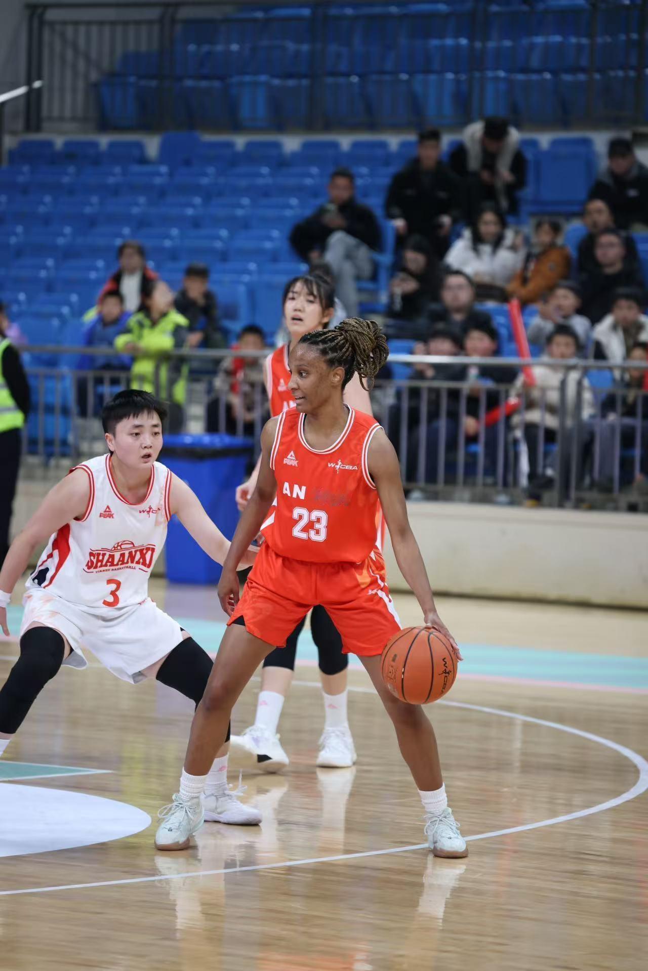 WCBA季前赛今天继续！

10:00，辽宁女篮VS江西女篮，辽宁女篮这次迎回多