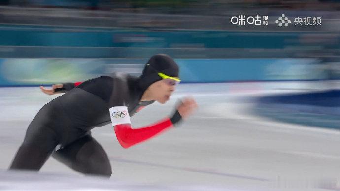 刘瀚彬滑出1分48秒99米兰冬奥会速度滑冰男子1500米决赛，刘瀚彬第9组出战，