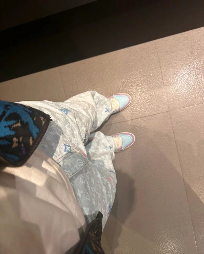 为了忘记前任 我找了新男友 后来也分了 我从一年忘不掉一个男人现在到一堆男人 有
