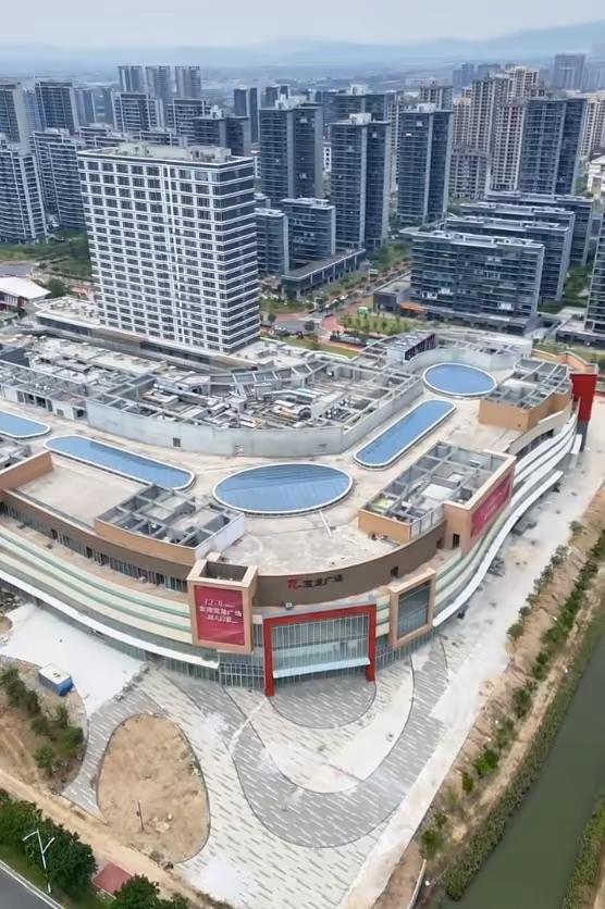 大牌子挂出来了！金湾宝龙广场12月31日开业，这次应该保真了吧？ 作为航空城片区