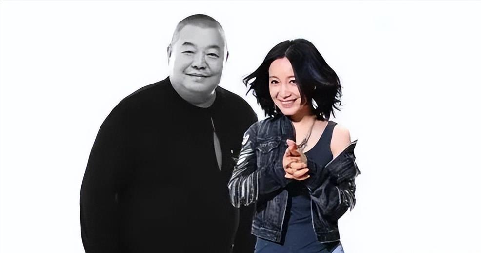 [微风]2018年，臧天朔临终前，屏退全部家人，包括他的妻子李梅，唯独留下了斯琴