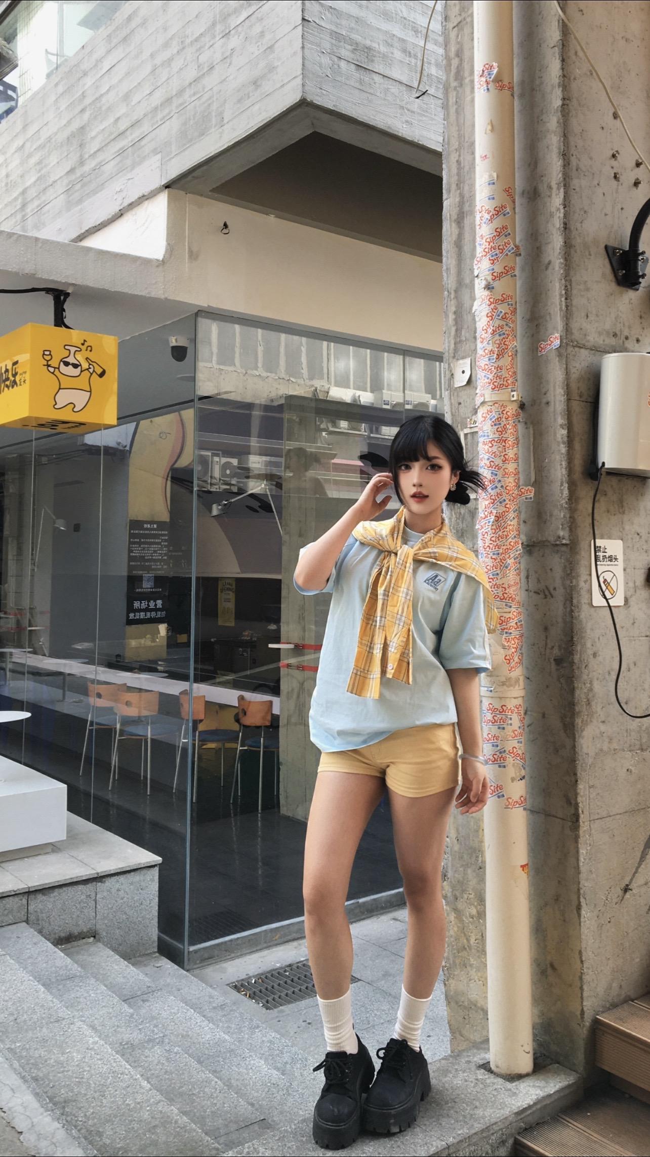生活将我击倒在地 发现躺着是比站着舒服
