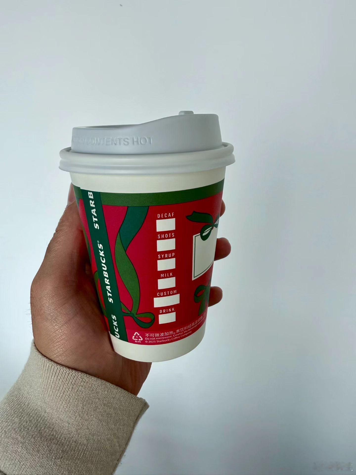 发现很多曾经的营销号都在悄悄转型——真人出镜，开始给一些模棱两可的信息具象化一个