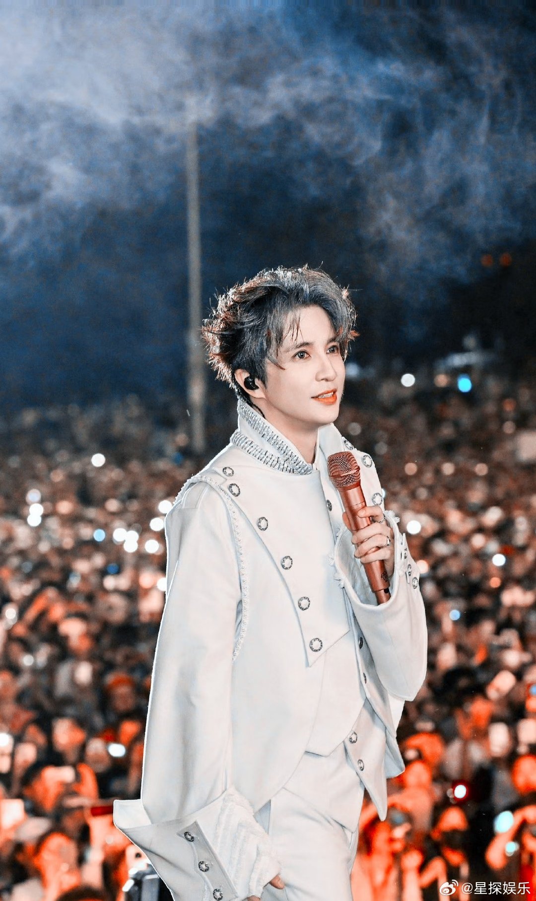 李雨桐喊话薛之谦从索要沛纳海手表、蓝色西装，到“仙人跳”“抑郁症”的控诉，再到“