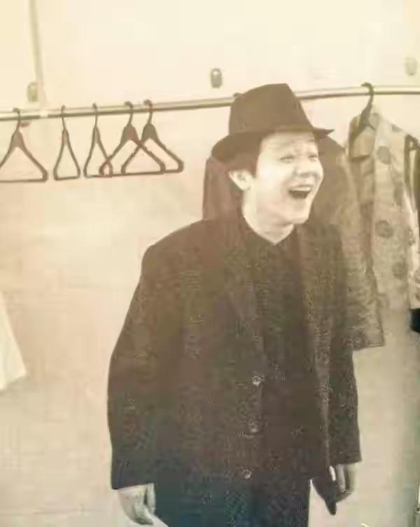 窦唯和王菲其实是同个世界的人，两人都有个性，当年他们的灵魂一定是彼此深深地吸引着