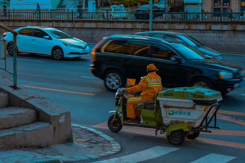 忙忙碌碌人间客，求下联 看到“忙忙碌碌人间客”这个上联，我脑海一下就浮现出生活中