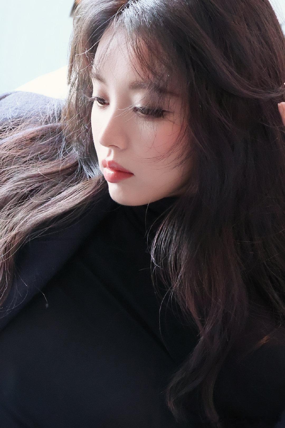 田曦薇x 红秀GRAZIA 新加坡/马来西亚版九月新封面，都市摩登女郎 