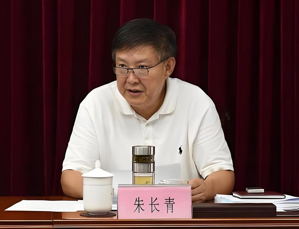 正月初八迎财神，河南省茶文化研究会的朱副会长却上了热搜。虽然茶文化研究会看似是一