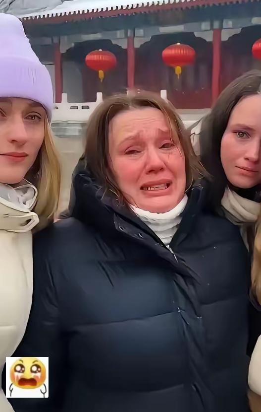 乌克兰一位母亲的采访让无数人破防："三个女儿都嫁中国人，不要彩礼，她们能在那安安