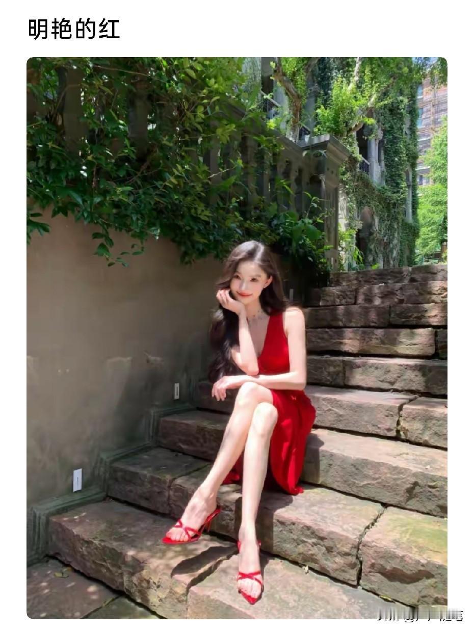 这一身红色不是人人都能轻松驾驭的。