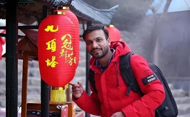 大批美国游客涌入中国，回国后坦言：客观对比，中国比美国强多了。最近几年，世界格局