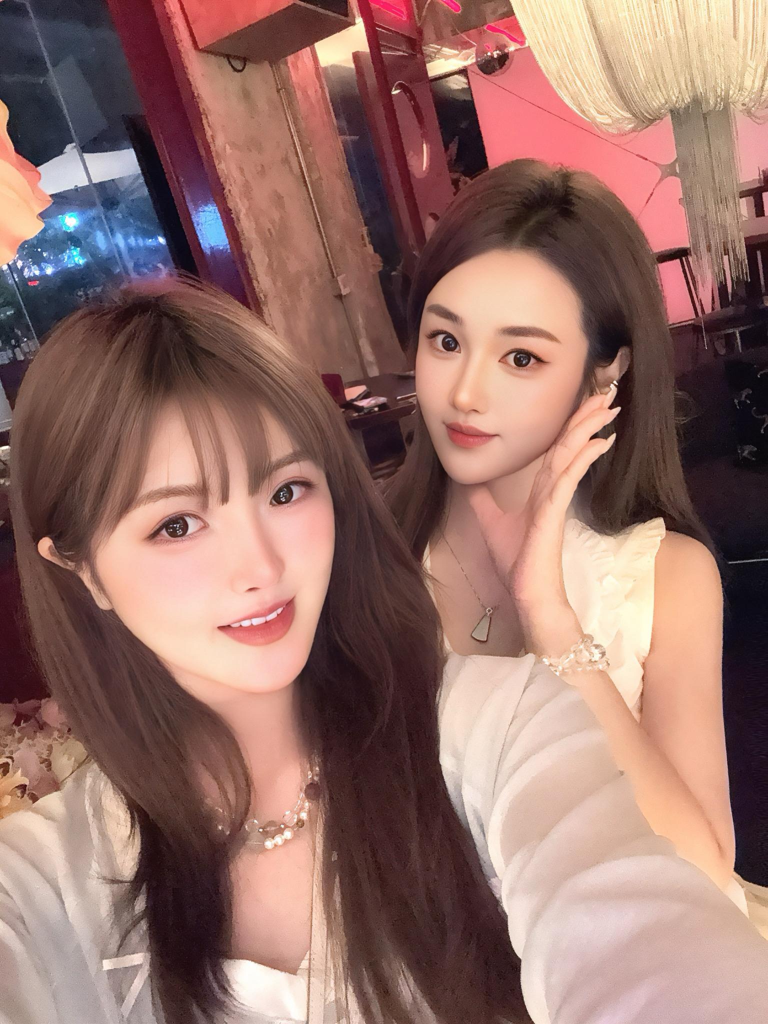 O👭来，比个耶✌️～