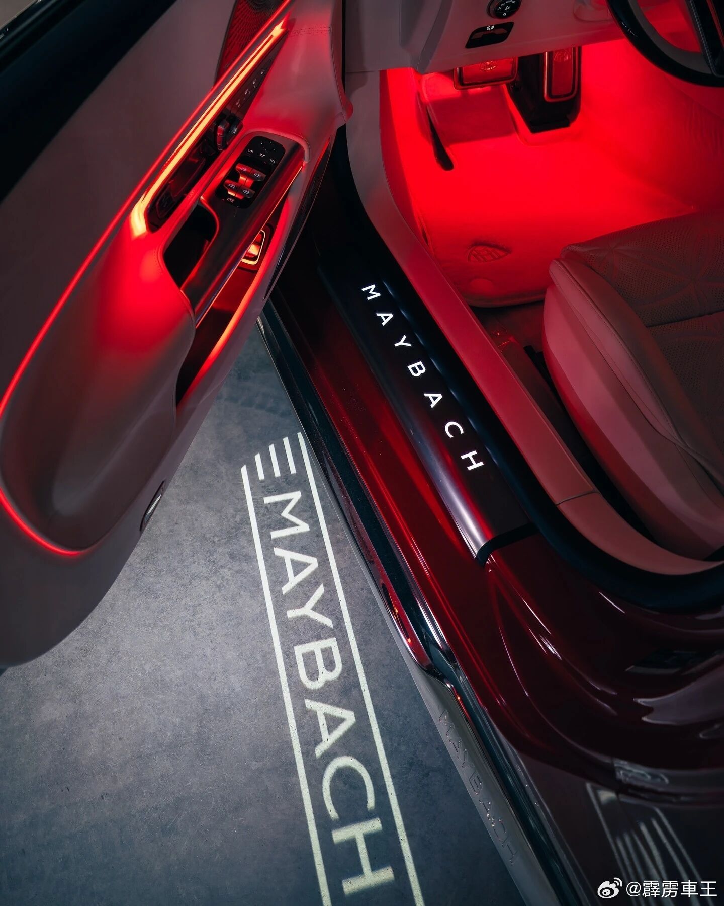 迈巴赫SL 680 Monogram，以红黑锋芒定义超豪华敞篷🚗专属印花引擎盖