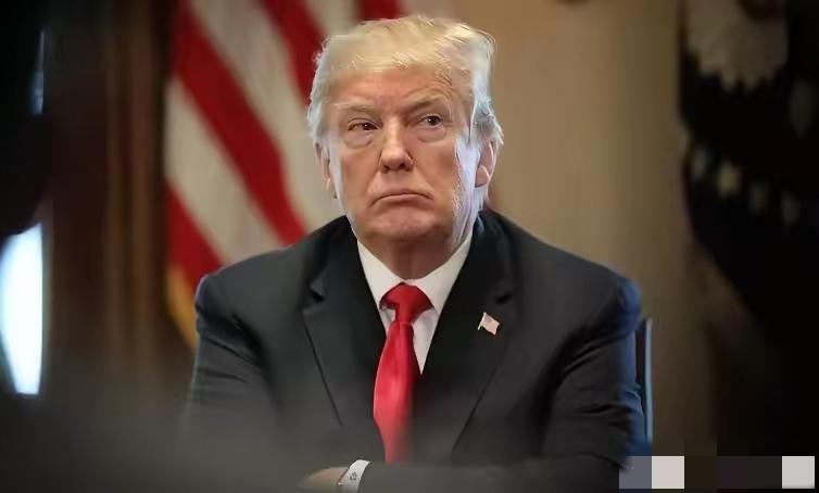 美国一点不傻，心里比谁都清楚，自己绝对不会自取灭亡！真正的底牌很简单：中国从不会