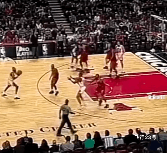 罗德曼pk詹姆斯
后撤步投篮技术大比拼
詹姆斯是NBA得分最多的球员
罗德曼是N