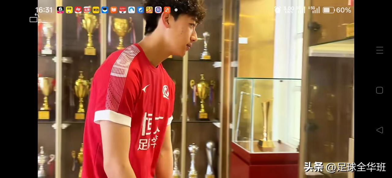 广东晨星聚力俱乐部正式启航，官方号正式上线啦，发布宣传视频！吹起冲乙号角！

由